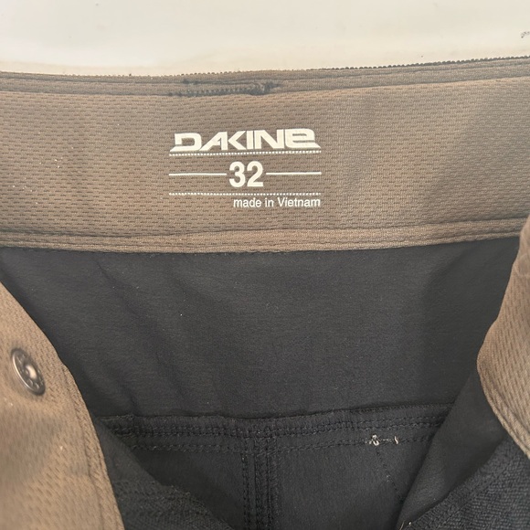 DAKINE Men's Black Cargo Cargo Shorts Button Pockets Outdoor Sports Casual - Picture 4 of 4